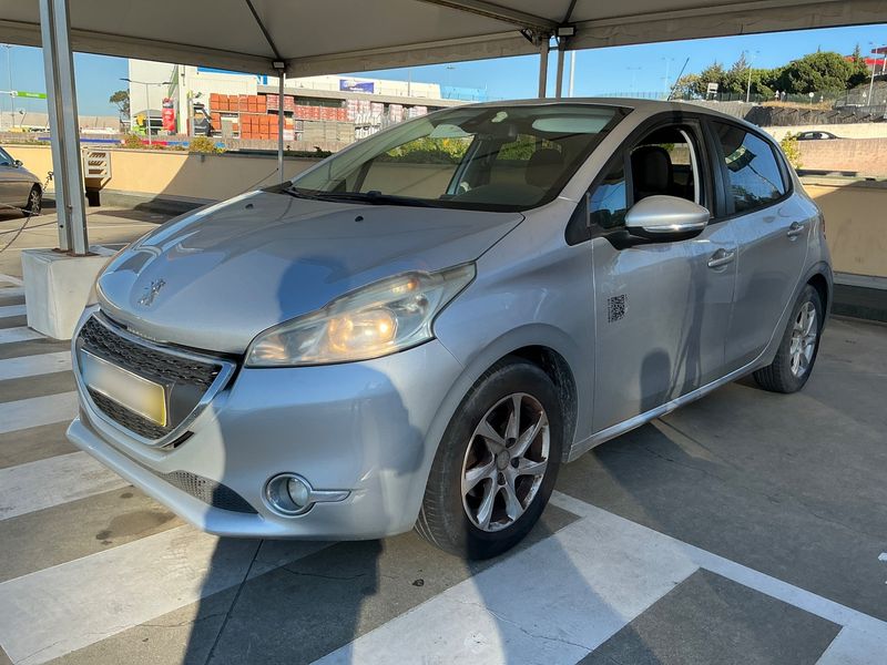 Peugeot 208 1.2 e-VTi Active 2013m. Benzinas Mechaninė