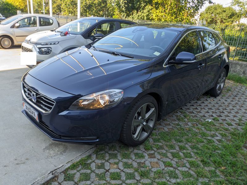 Volvo V40 2.0 D3 Momentum 2013m. Dyzelinas Automatinė