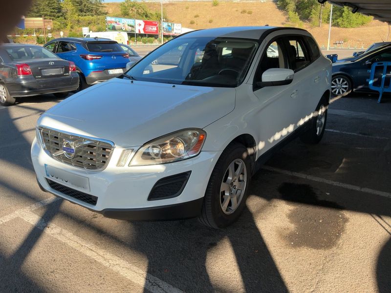 Volvo XC60 2.0 DRIVe Kinetic 2010m. Dyzelinas Mechaninė