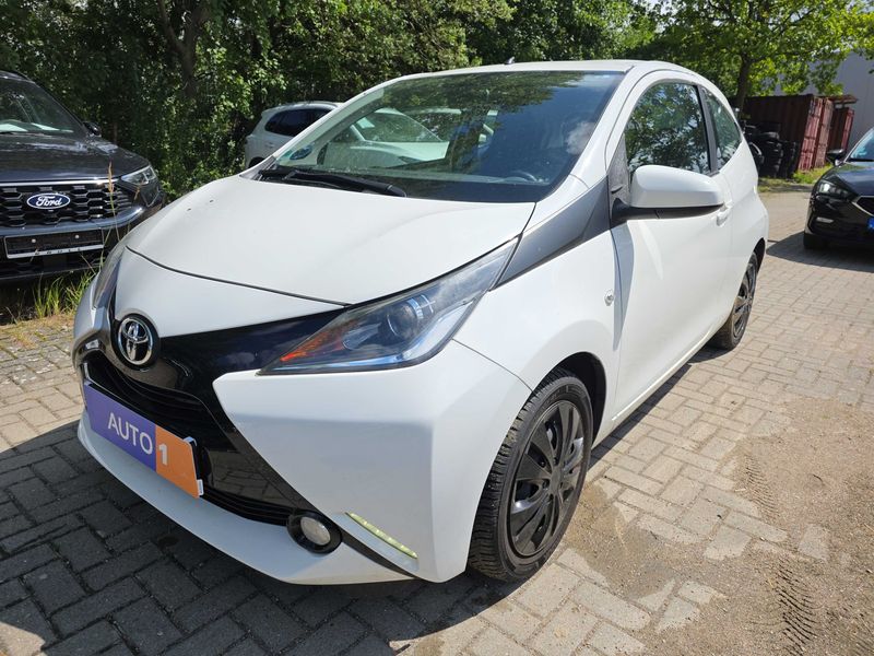 Toyota Aygo 1.0 X-Play Touch 2017m. Benzinas Automatinė