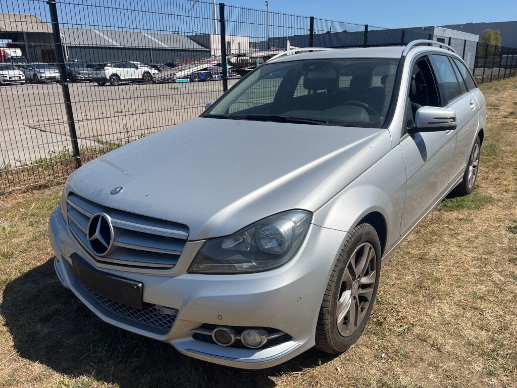 Mercedes-Benz C-Klasse C 200 CDI T BlueEfficiency Avantgarde 2013m. Dyzelinas Mechaninė