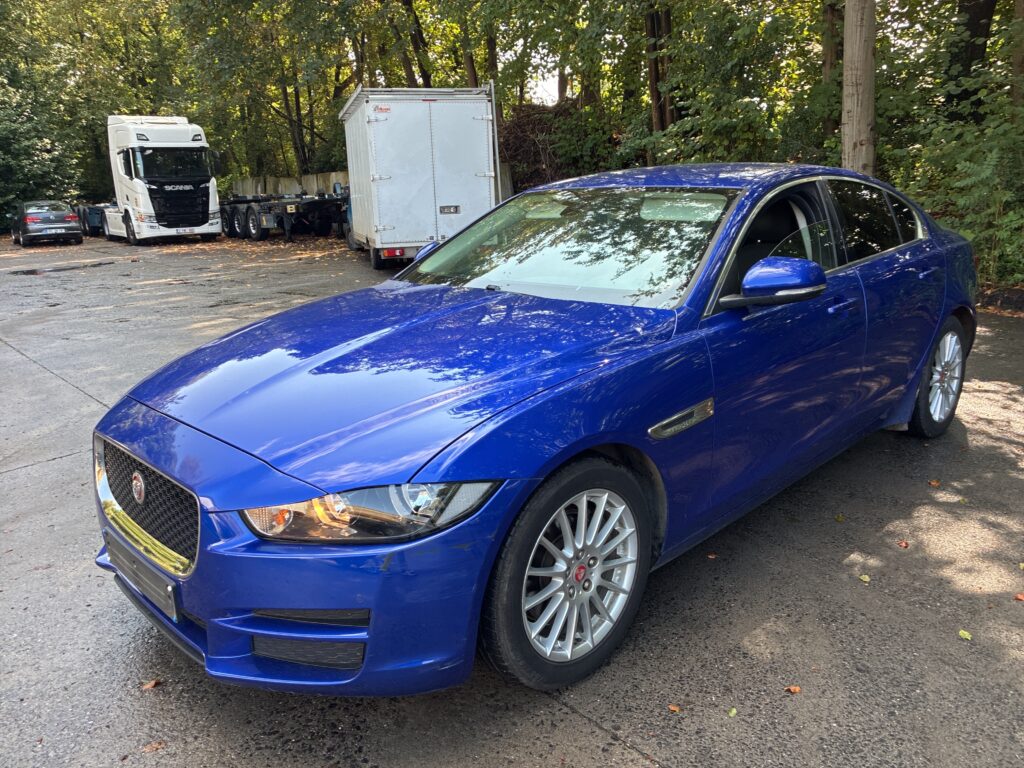 Jaguar XE 20d E-Performance Pure 2016m. Dyzelinas Mechaninė