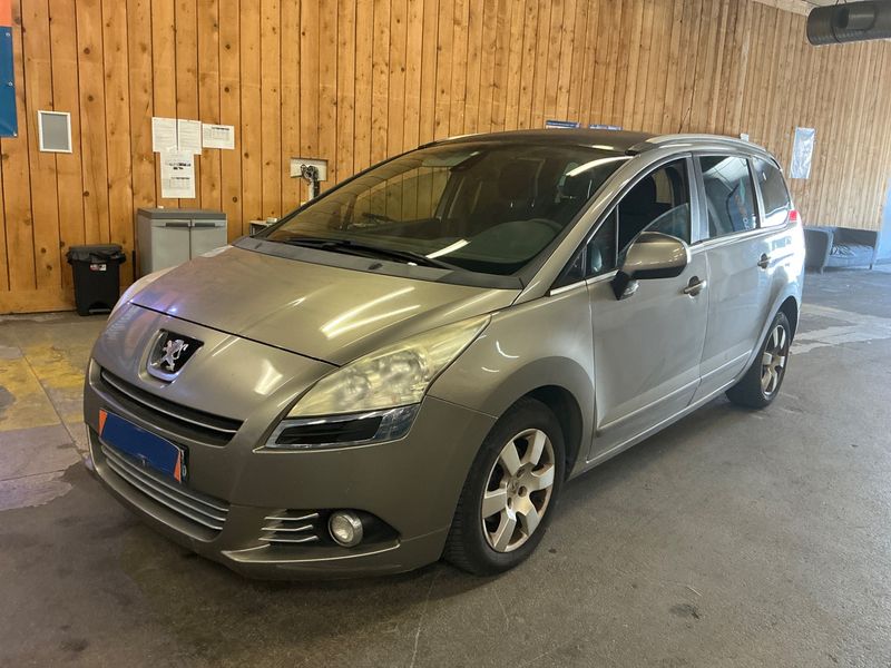 Peugeot 5008 1.6 HDi Active 2012m. Dyzelinas Mechaninė