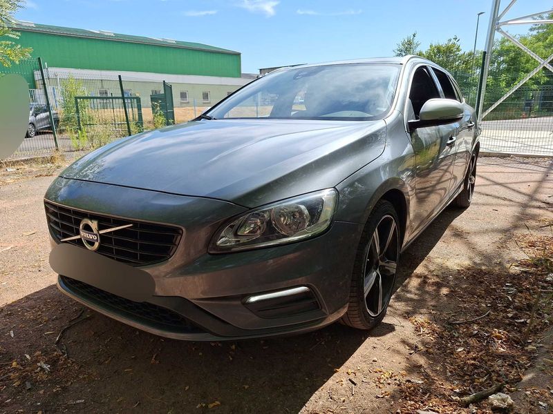 Volvo V60 2.0 D4 R-Design 2017m. Dyzelinas Automatinė