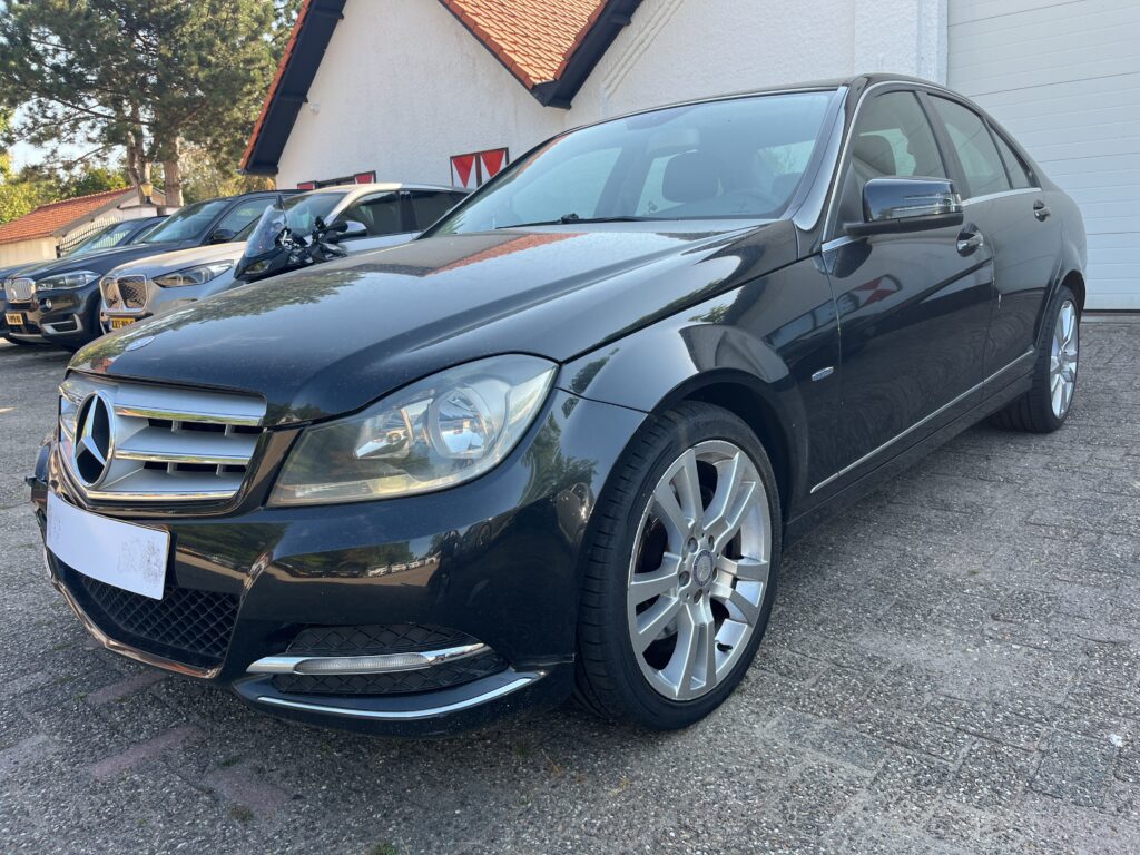 Mercedes-Benz C-Klasse C 350 CGI BlueEfficiency Avantgarde 2011m. Benzinas Automatinė
