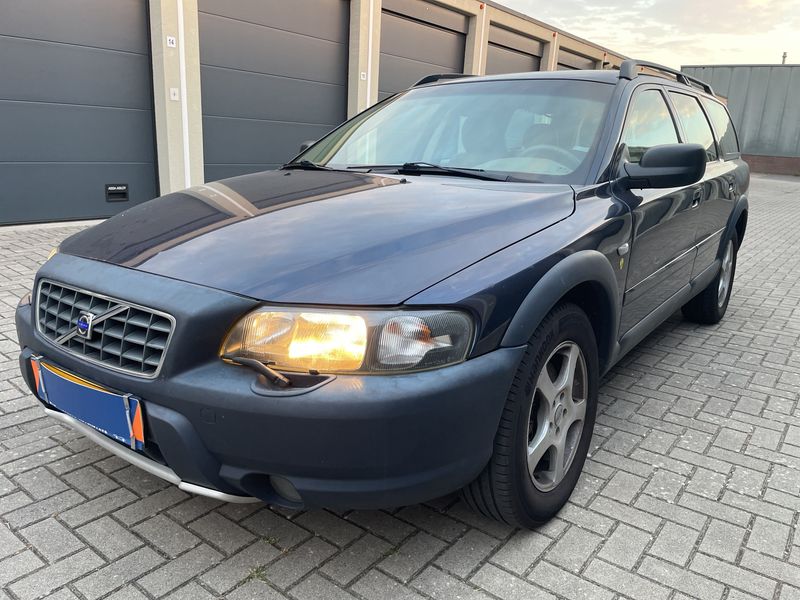 Volvo XC70 2.4 T AWD Cross Country 2000m. Benzinas Automatinė
