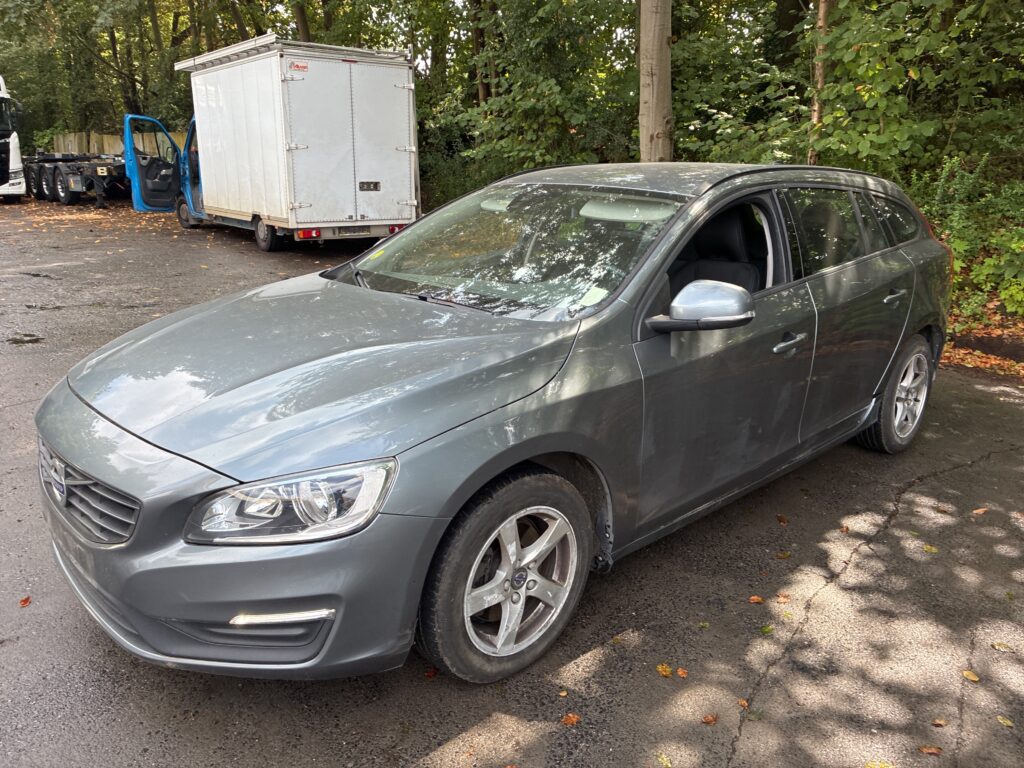 Volvo V60 2.0 D2 Kinetic 2018m. Dyzelinas Automatinė