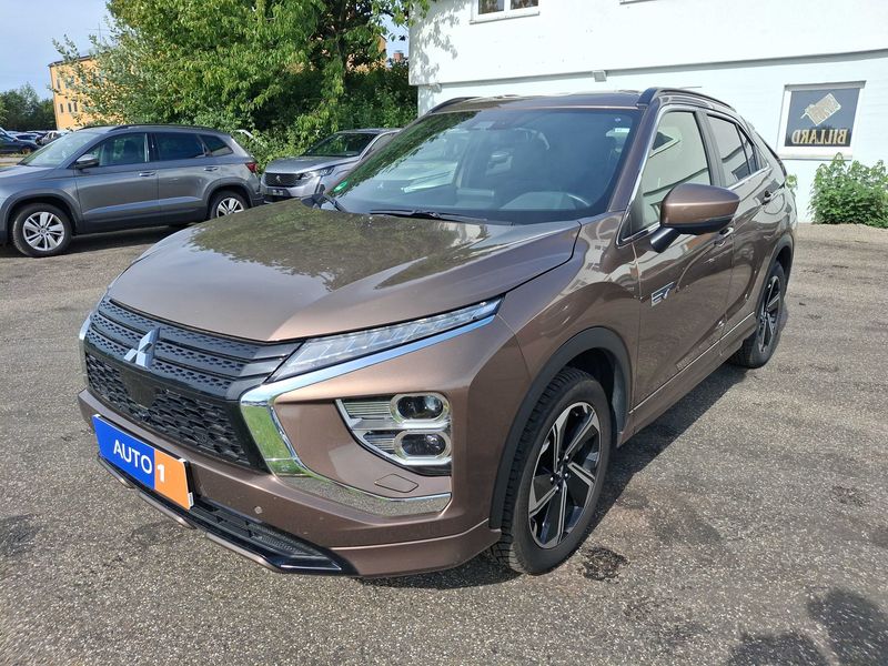 Mitsubishi Eclipse Cross 2.4 Plug-in Hybrid Plus Select 4WD 2023m. Benzinas/Elektra Automatinė