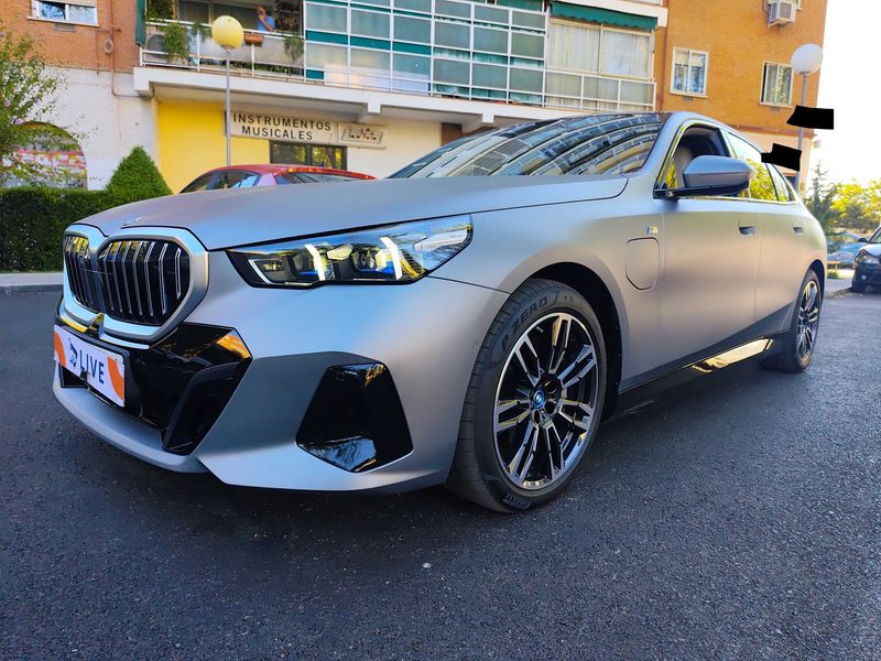 BMW 5er 550e xDrive M Sport 2024m. Benzinas/Elektra Automatinė