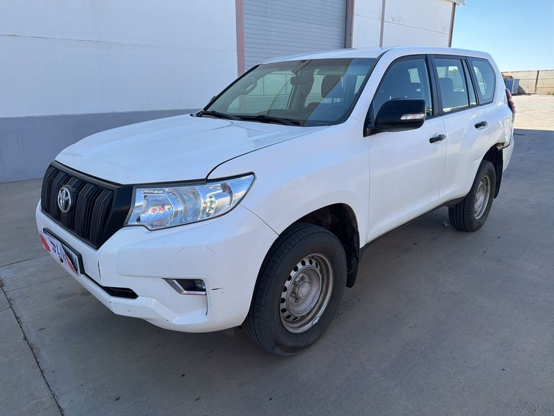 Toyota Land Cruiser 2.8 D-4D GX 2023m. Dyzelinas Mechaninė