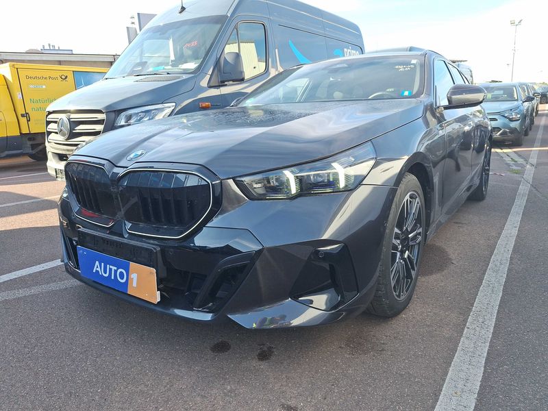 BMW 5er 520d Mild-Hybrid xDrive M Sport 2025m. Dyzelinas Automatinė