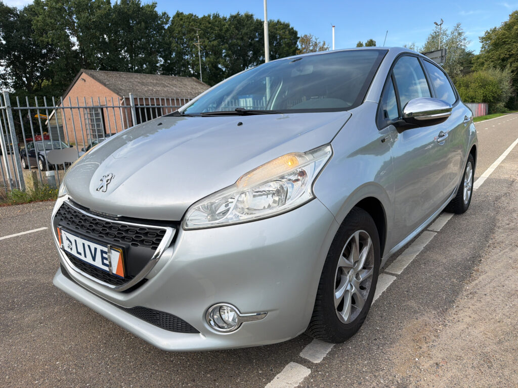 Peugeot 208 1.2 VTi Active 2014m. Benzinas Mechaninė