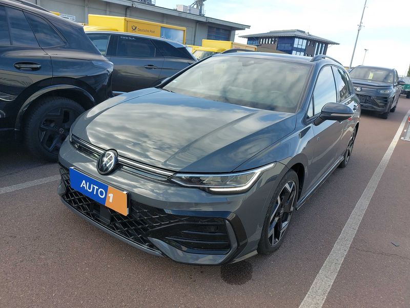 Volkswagen Golf VIII 1.5 eTSI R-Line 2025m. Benzinas Automatinė