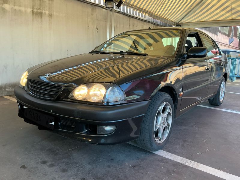 Toyota Avensis 2.0 Sol 1998m. Benzinas Mechaninė