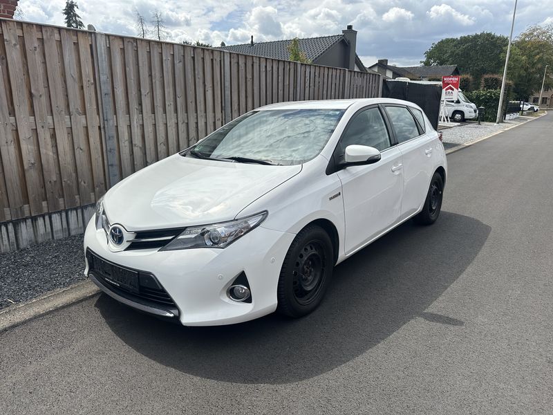 Toyota Auris 1.8 Hybrid START Edition 2013m. Benzinas/Elektra Automatinė