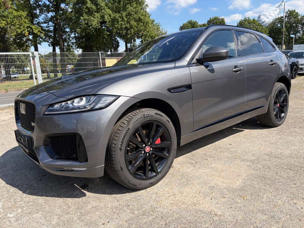 Jaguar F-Pace S AWD 2018m. Benzinas Pusiau-automatinė