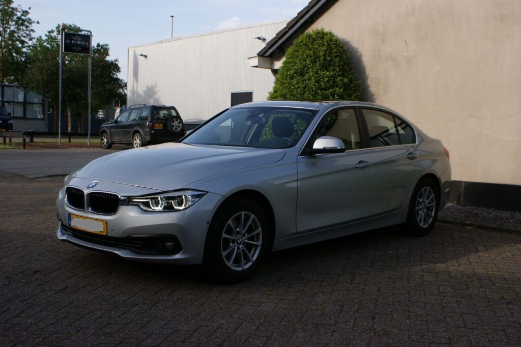 BMW 3er 318i 2017m. Benzinas Automatinė