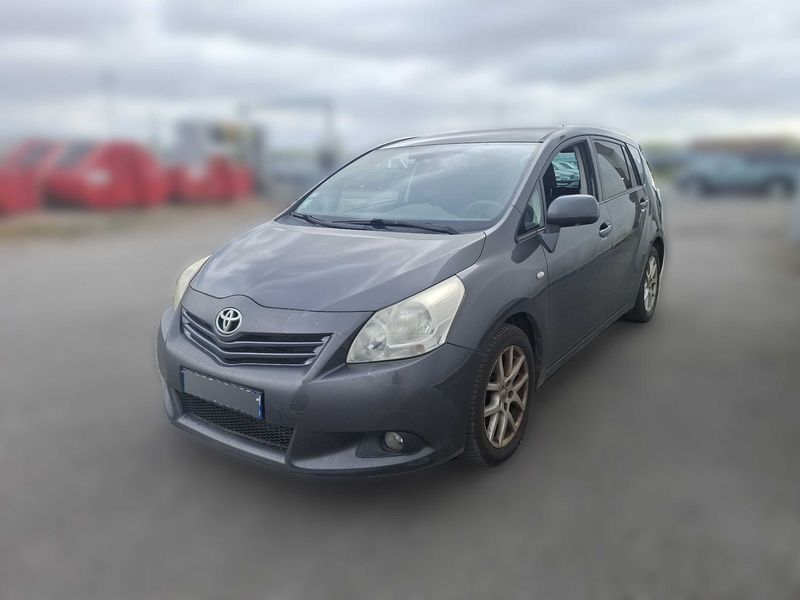 Toyota Verso 2.0 D-4D Lounge 2011m. Dyzelinas Mechaninė