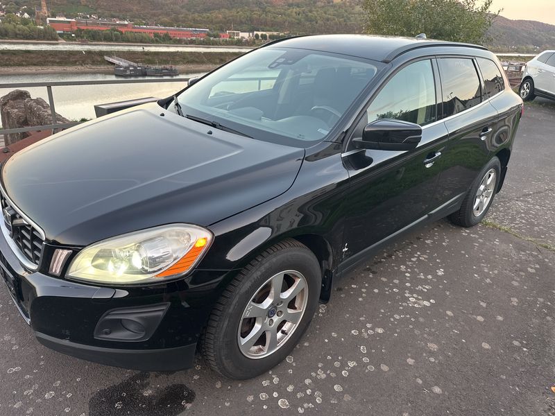 Volvo XC60 2.4D DRIVe Momentum Drive 2010m. Dyzelinas Automatinė