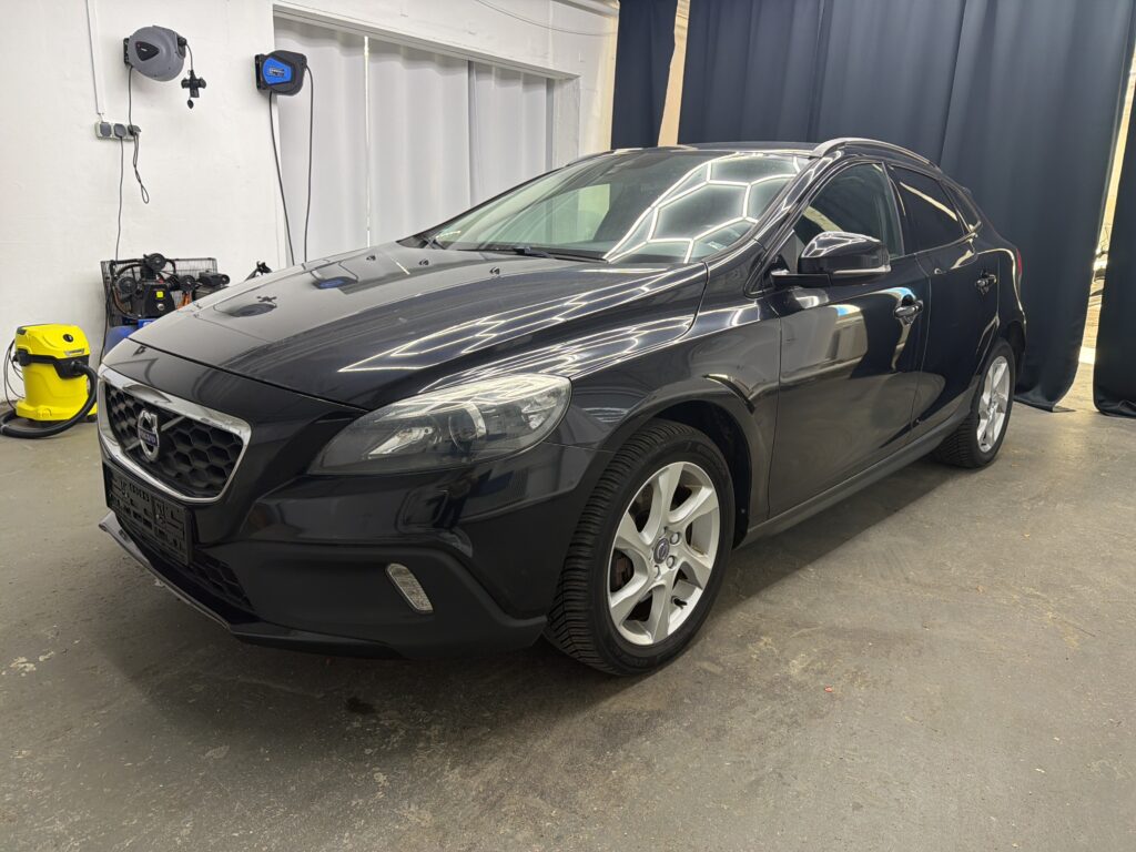 Volvo V40 Cross Country 2.0 D3 You! 2015m. Dyzelinas Mechaninė