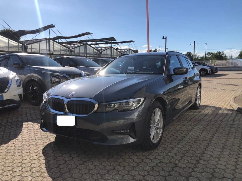 BMW 3er 330e Advantage 2022m. Benzinas/Elektra Automatinė