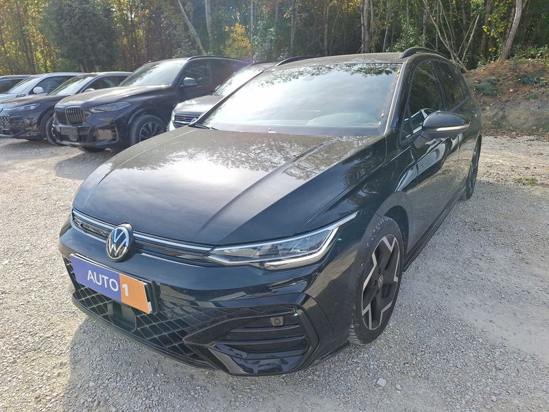 Volkswagen Golf VIII 1.5 TSI R-Line 2026m. Benzinas Mechaninė