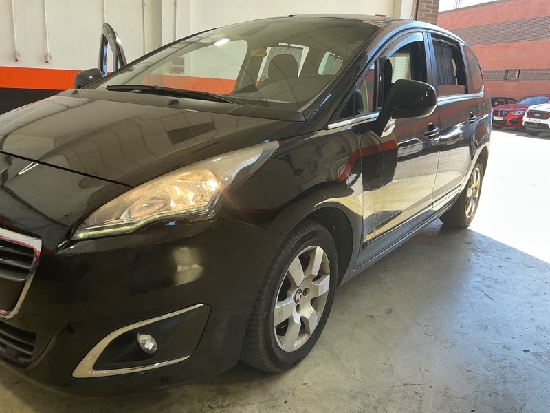 Peugeot 5008 1.6 Blue-HDi Active 2014m. Dyzelinas Mechaninė