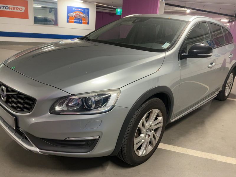 Volvo V60 Cross Country 2.4 D4 Summum AWD 2016m. Dyzelinas Automatinė