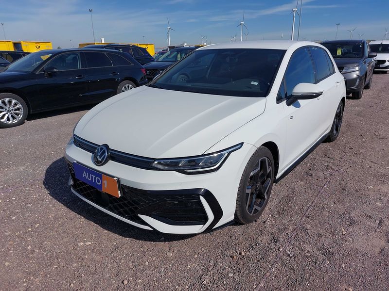 Volkswagen Golf VIII 1.5 TSI R-Line 2026m. Benzinas Mechaninė