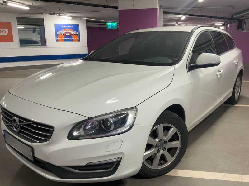 Volvo V60 2.0 D4 Momentum 2017m. Dyzelinas Automatinė