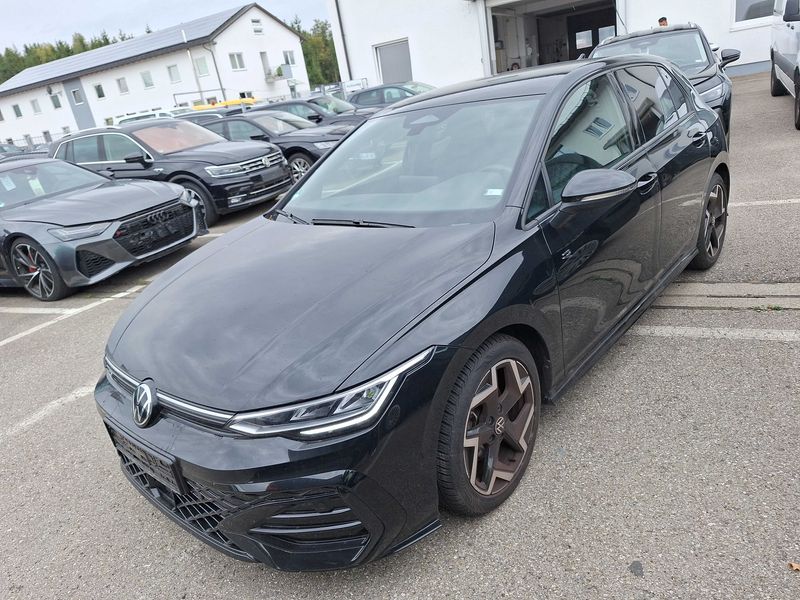 Volkswagen Golf VIII 1.5 TSI R-Line 2026m. Benzinas Mechaninė
