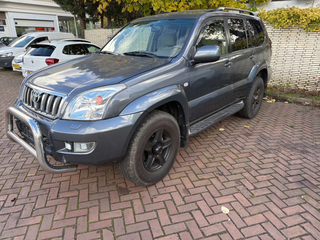 Toyota Land Cruiser 4.0 V6 Executive 2003m. Benzinas Automatinė