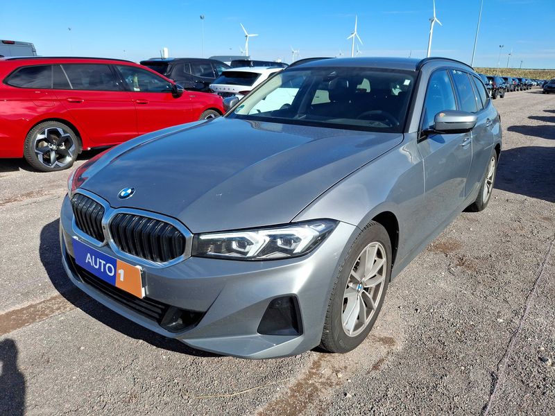 BMW 3er 318i 2025m. Benzinas Automatinė