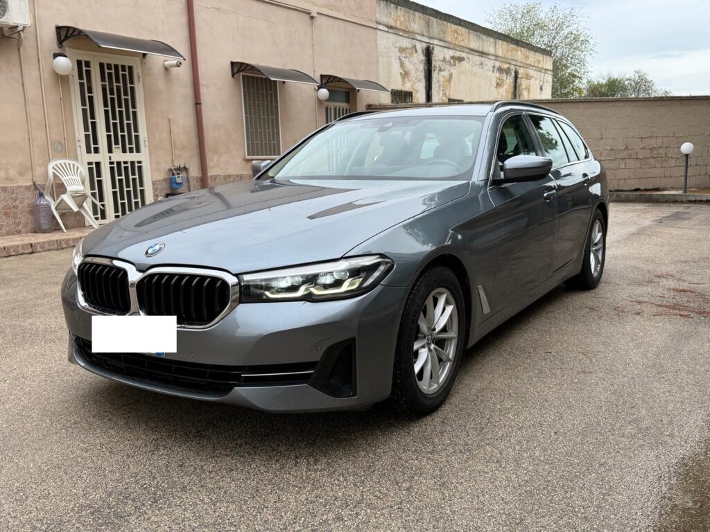 BMW 5er 520d Mild-Hybrid 2022m. Dyzelinas Automatinė