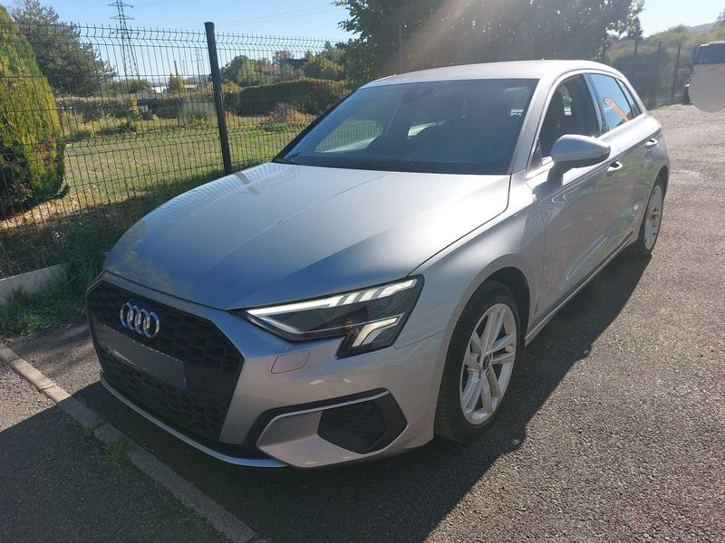 Audi A3 Sportback 35 TFSI Mild-Hybrid Business Line 2023m. Benzinas Automatinė